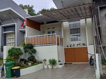 Rumah 2 lantai di jaan imam bonjol