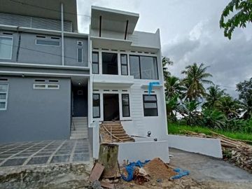 Rumah 2 lantai di jaan imam bonjol
