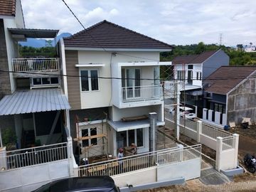 Perumahan Konsep Villa Bebas Free Desain Denah SHM di Malang
