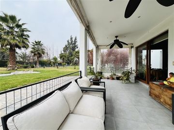 Casa en arriendo 3d, en exclusivo Condominio de Chicureo