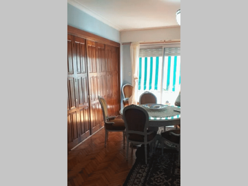 Departamento en Venta en Caballito 4 ambientes 3 baños 95 m2 + balcón, al frente - Rivadavia 5100