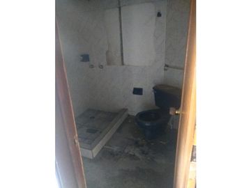 SE VENDE CASA COMERCIAL EN EL PARQUE PRINCIPAL