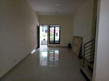 Rumah Minimalis Lokasi Strategis di Kawaluyaan