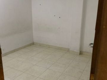DI JUAL RUMAH DI KELAPA CENGKIR, BANGUNAN 2 1/4 LANTAI