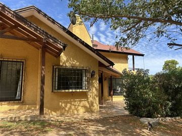 Se vende hermosa casa en Sector Residencial en Quilpué