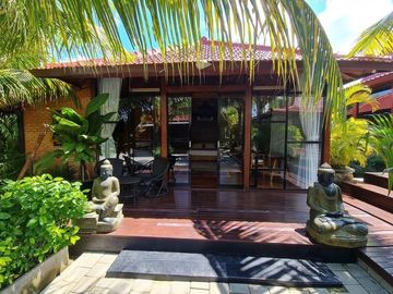 Luxury Villa Joglo 2 Kamar dekat Pantai Cinta Kedungu