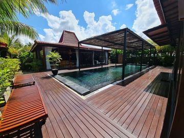 Luxury Villa Joglo 2 Kamar dekat Pantai Cinta Kedungu