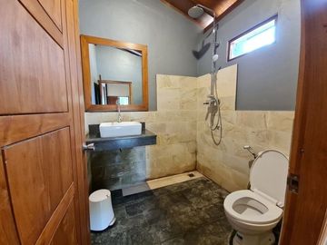 Luxury Villa Joglo 2 Kamar dekat Pantai Cinta Kedungu