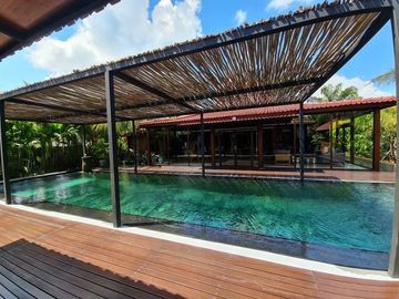 Luxury Villa Joglo 2 Kamar dekat Pantai Cinta Kedungu