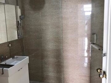 Cluster Lavender Rumah Mewah Lantai Marmer Bagus di Gading Serpong