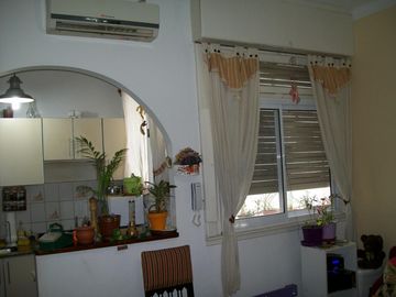 HERMOSO DEPTO 2 AMB (vereda impar de Constituyentes ya es V. Urquiza ) LATERAL 1ER. PISO POR ESCALERA