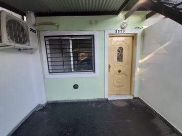 Departamento Tipo Casa en venta en Caseros