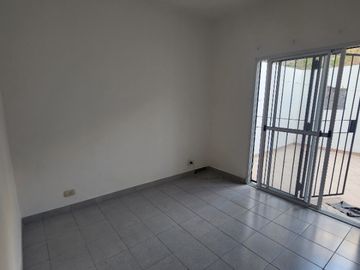 Departamento Tipo Casa en venta en Caseros