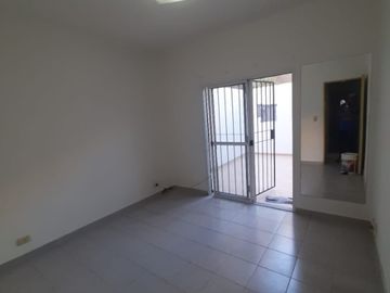 Departamento Tipo Casa en venta en Caseros