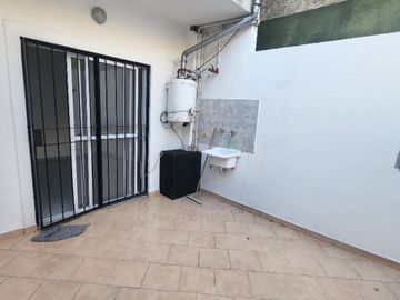 Departamento Tipo Casa en venta en Caseros