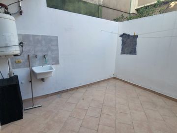 Departamento Tipo Casa en venta en Caseros