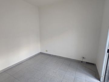 Departamento Tipo Casa en venta en Caseros