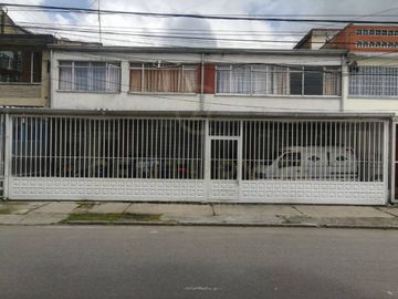 EXCELENTE INVERSION CASA EN VENTA EN EL BARRIO LA SOLEDAD
