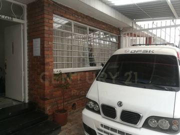 EXCELENTE INVERSION CASA EN VENTA EN EL BARRIO LA SOLEDAD