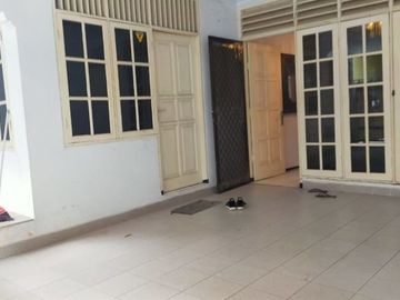 Rumah Second Mewah Harga Murah di Cempaka Putih Jakarta Pusat 1,3 M Akses Pruis Mobil