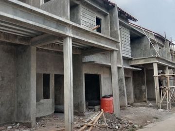 townhouse 2lt 10menit ke toll desari