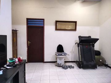 Rumah di Pamulang, Tangerang Selatan. Dalam perumahan