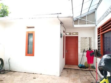 Rumah di Pamulang, Tangerang Selatan. Dalam perumahan