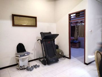 Rumah di Pamulang, Tangerang Selatan. Dalam perumahan