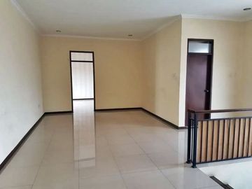 Rumah Nyaman di Arcamanik Dekat Antapani & Cisaranten