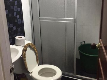 VENTA CASA RENTABLE EN BARRIO  MARIA PAZ  DE TRES PISOS Y TERRAZA .BOGOTA COLOMBIA