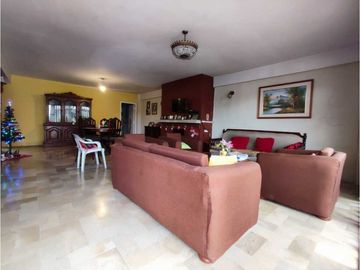VENDO HERMOSA CASA EN URDESA NORTE(INCLUYE SUITE Y DEPARTAMENTO)