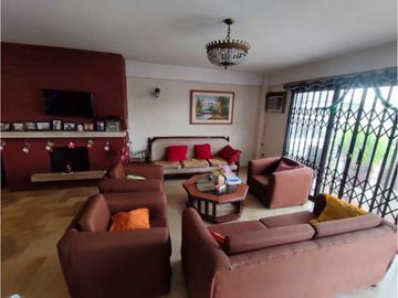 VENDO HERMOSA CASA EN URDESA NORTE(INCLUYE SUITE Y DEPARTAMENTO)