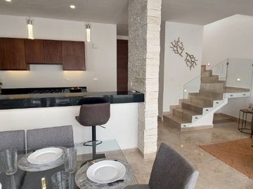 CASA EN VENTA EN CANCUN, RESIDENCIAL ARBOLADA