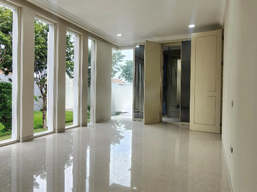 Rumah Long Beach Pakuwon City Surabaya