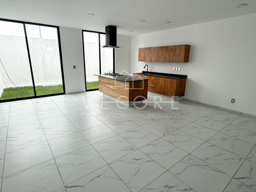 CASA EN VENTA EN 