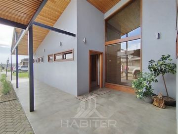 COD39314 Casa en venta de 5 dorm. en condominio en Temuco