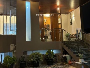 Rumah Mewah 4 Lantai Gading Serpong Private Lift EV Charging
