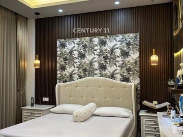 Rumah Mewah 4 Lantai Gading Serpong Private Lift EV Charging