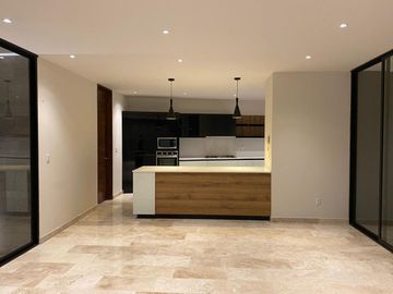 Luxury Home en La Condesa Juriquilla, 4ta Recamara en PB, C.290 m2, LUJO
