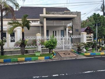 Rumah ready.. rungkut asri 5.5 M negoo