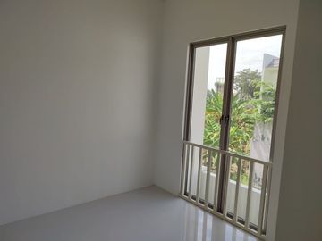 Dijual Rumah Siap Huni Di Greenland Surabaya Barat KT