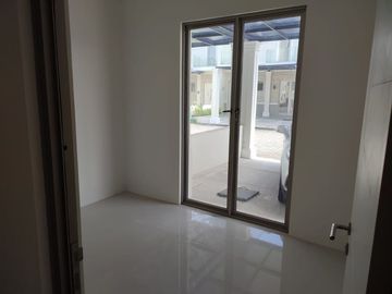 Dijual Rumah Siap Huni Di Greenland Surabaya Barat KT