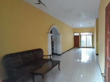Rumah siap huni Sudah renovasi Gayungsari, Listrik 2200watt