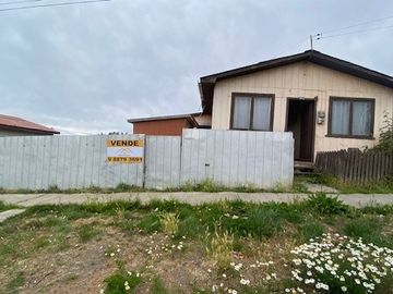 Casa en venta de 2 dorm. en Natales