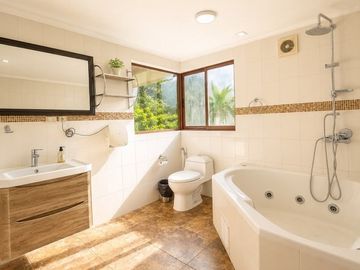 Casa en arriendo de 6 dorm. en Talca