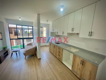 🏡 DEPARTAMENTO EN PRE-VENTA 6TO PISO
📍 A espaldas de la Torre UPAO
🚶‍♂️ A pasos de la Corte Superior, a unas cuadras del Mall y el Óvalo Papal.
⏱️