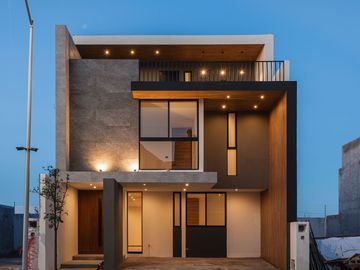 CASA EN VENTA EN SAN ANGEL IV