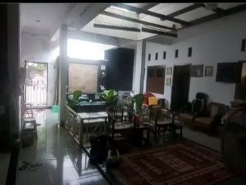 Rumah luxury di tepi jalan utama dekat Sleman City Hall