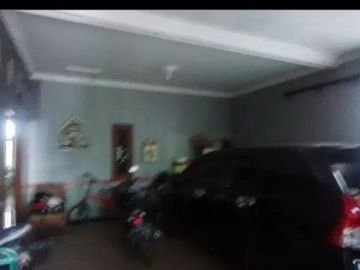 Rumah luxury di tepi jalan utama dekat Sleman City Hall