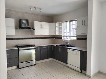 CASA EN VENTA ZONA LAS LOMAS, CUMBRES, GARCA